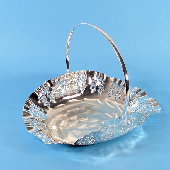 BMF Silverplated Wedding Basket with folding handle, with original box - Picture 2 of 13